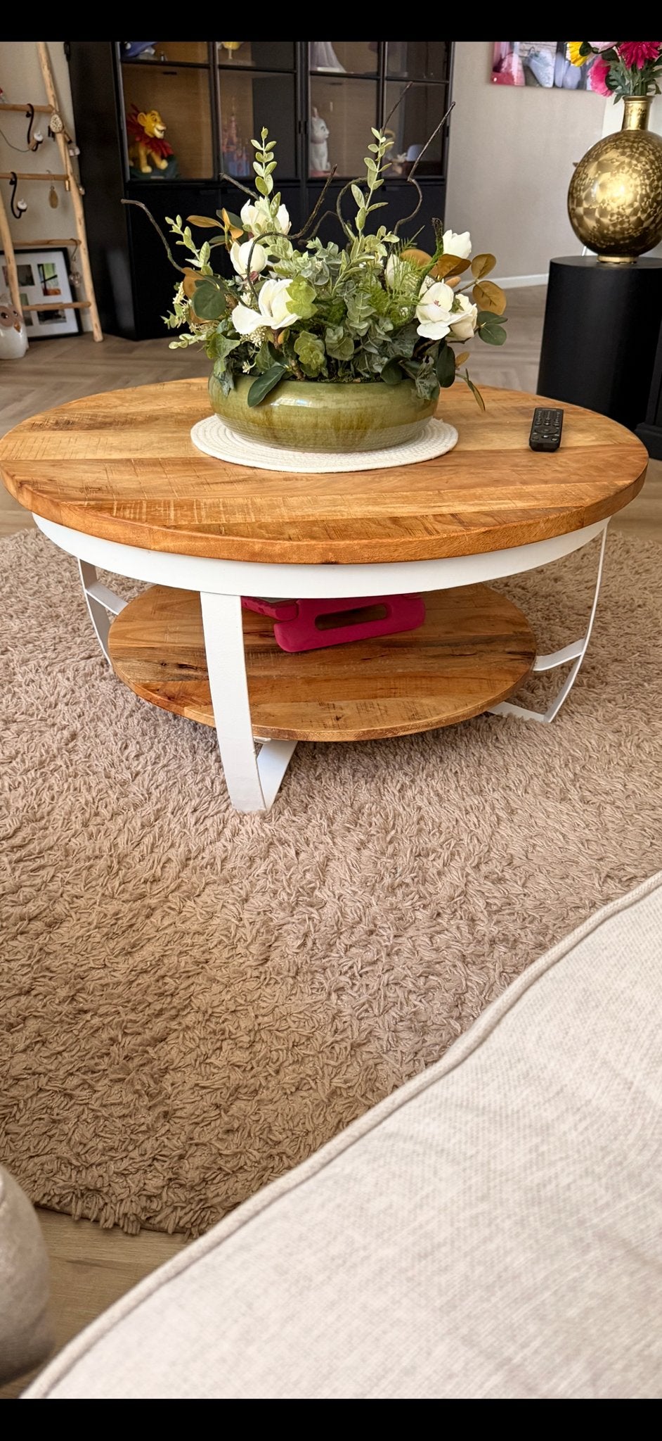 Ronde salontafel mangohout met wit stalen frame, 90 cm, Gebruikt, Rond, 5 – 50, Overige houtsoorten