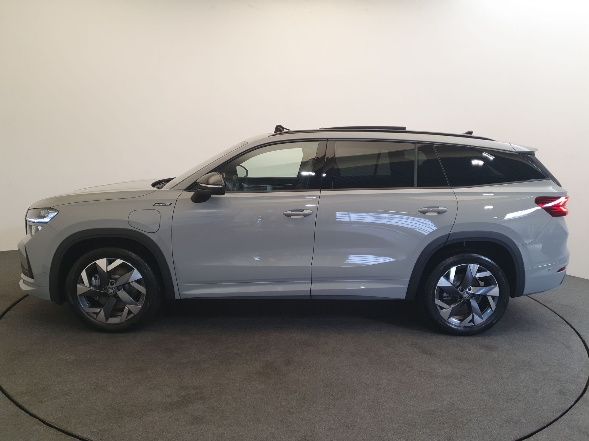 Skoda Kodiaq 1.5 TSI PHEV DSG/AUT 204pk Sportline Wegklapbar, Auto's, Skoda, 12 maanden, 1498 cc, Zwart, 4 cilinders