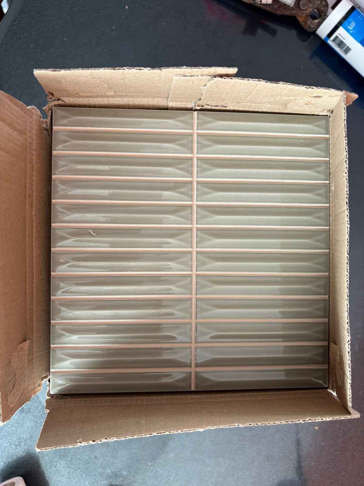 Wandtegels: Kitkat arrow - kleur: Olijf, Ophalen, Nieuw, Minder dan 20 cm, Minder dan 20 cm