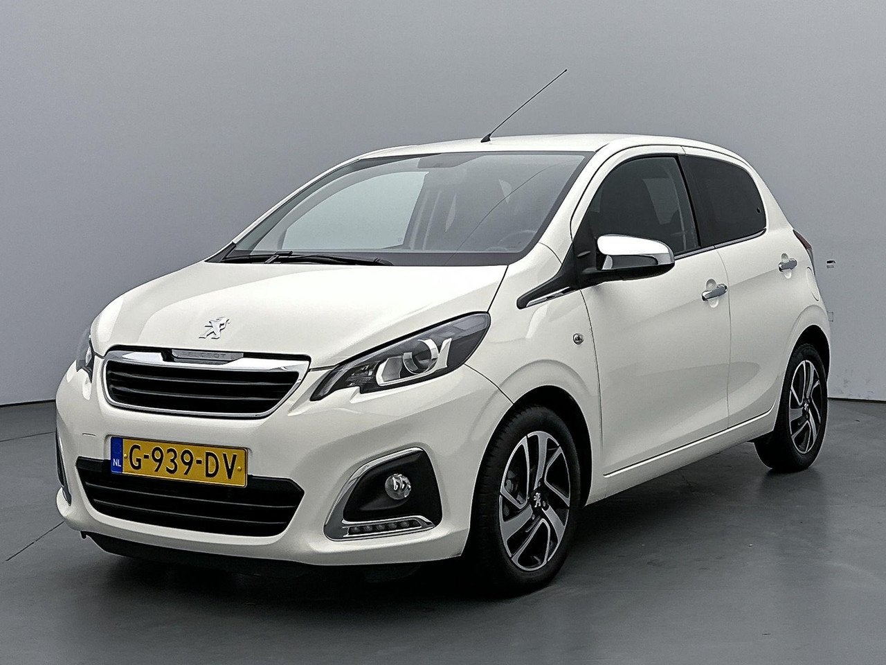 Peugeot 108 1.0 e-VTi Allure | Appe Carplay/Android Auto | A, Auto's, Voorwielaandrijving, Gebruikt, 4 stoelen, Wit