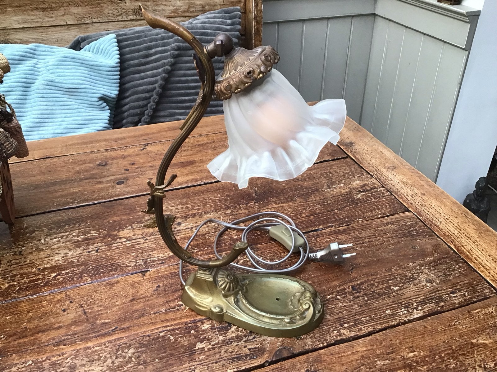 Antieke bronzen tafellamp in bloemvorm, Antiek en Kunst, Ophalen of Verzenden