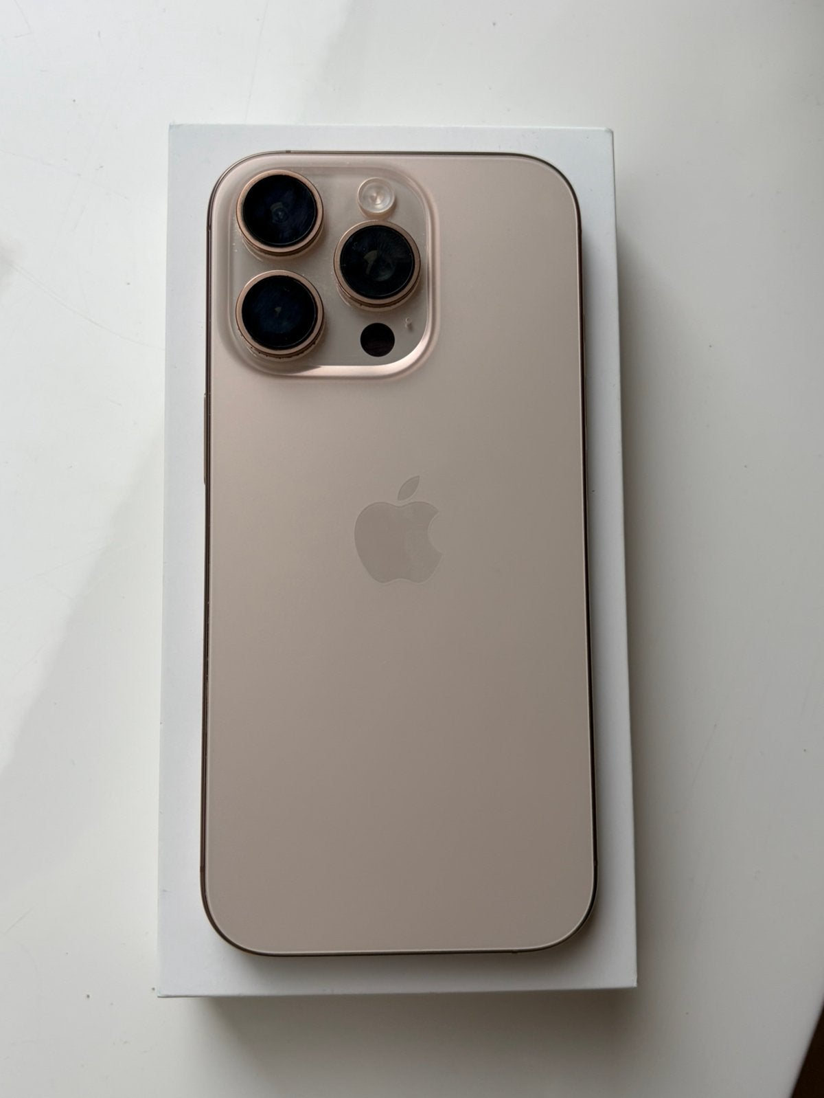 Apple iPhone 16 pro, 128gb, desert titanium