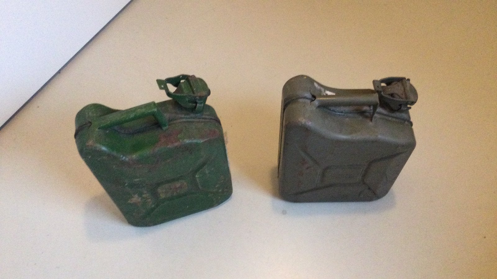 Jerrycan 2x. Inhoud 10 L. Ouderdomssporen, Ophalen of Verzenden, Overige soorten, Nederland