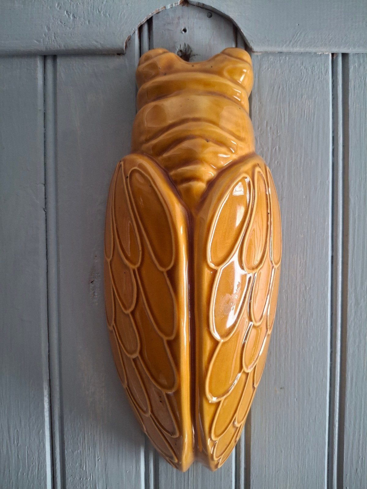 Vintage keramische cicade wanddecoratie - Okergeel, Antiek en Kunst, Ophalen of Verzenden