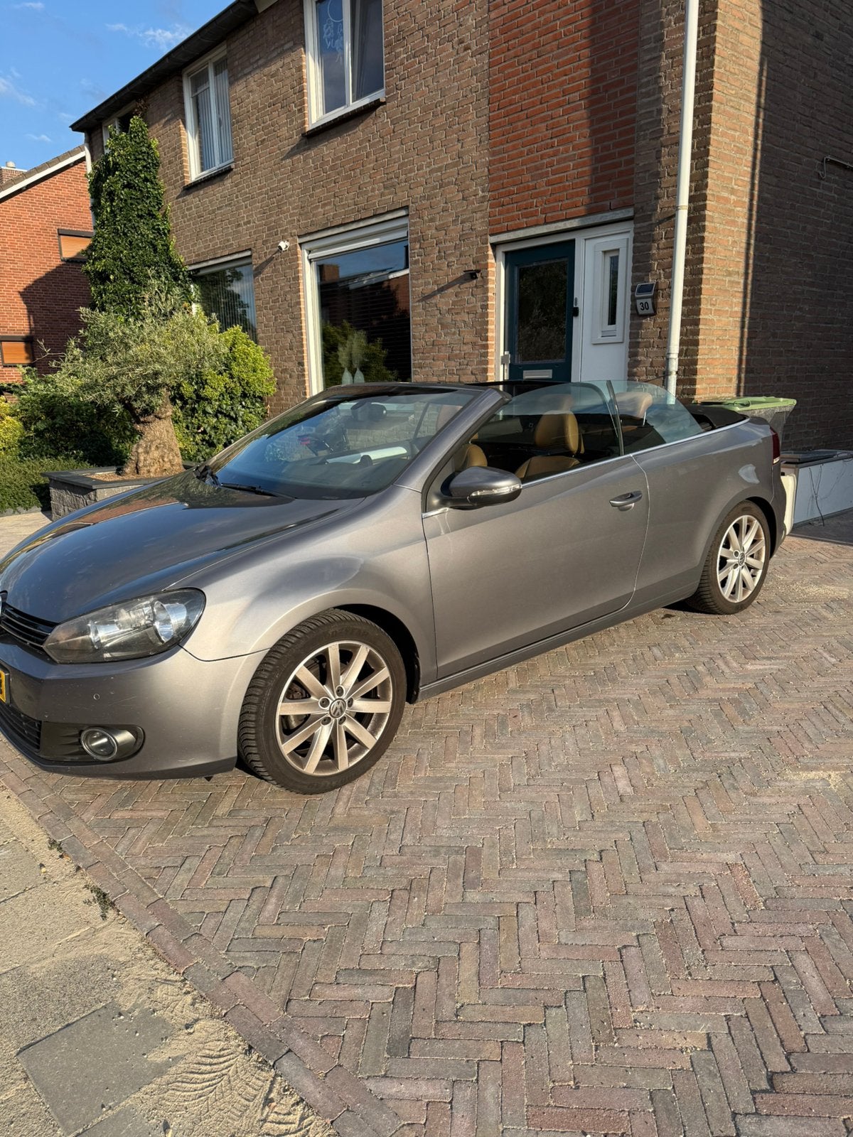 Volkssgen golf 6 cabrio 2014 1.2 bmt apk 19/07/2027, Auto's, Voorwielaandrijving, Leder, Bruin, Handgeschakeld
