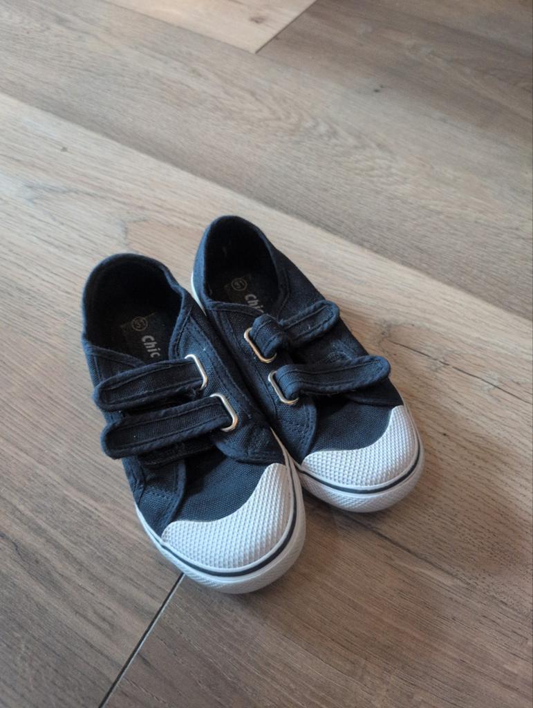 Zwarte gymschoenen maat 31 met klittenbandsluiting, Kinderen en Baby's, Kinderkleding | Schoenen en Sokken, Gebruikt, Ophalen of Verzenden