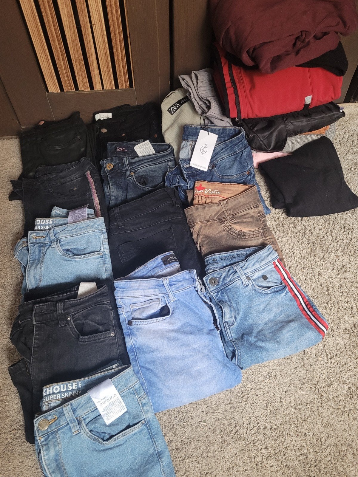 Grote partij dames jeans - maat XS 25 st, Overige kleuren, Overige jeansmaten, Nieuw, Diverse merken, o.a. Zara