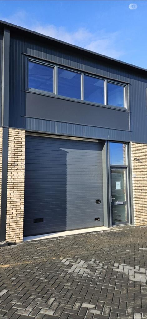 **TE HUUR** 84m2 Bedrijfsunit met Kantoorruimte en Opslag, 84 m², Huur, Bedrijfsruimte