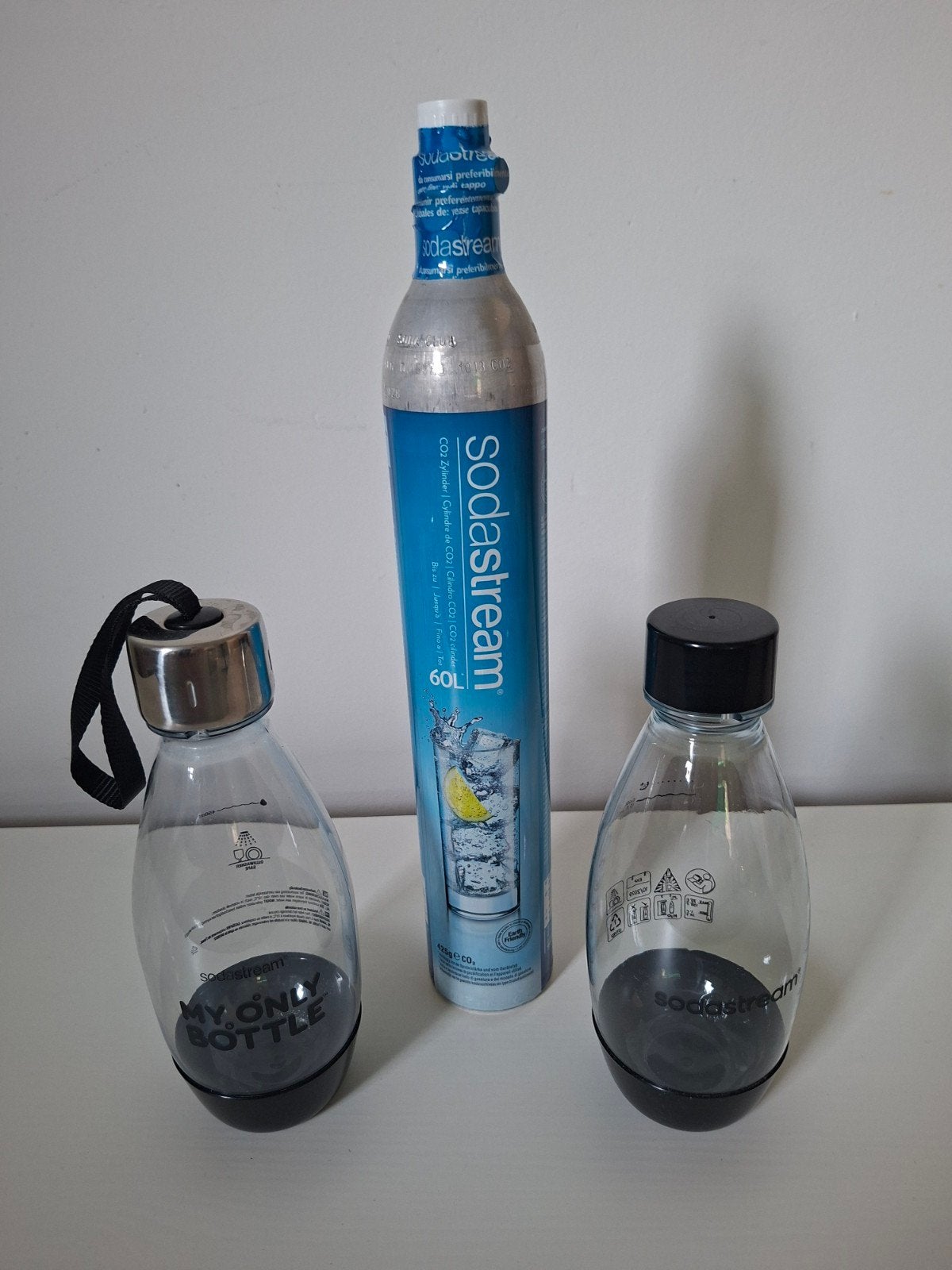 volle gasfles + 2 flessen van 0,5 liter, Ophalen of Verzenden