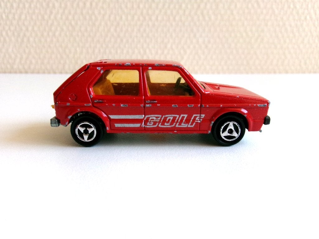 Volkswagen Golf 1 rood 1:60 Majorette (geen ovp), Ophalen of Verzenden, Gebruikt, Auto