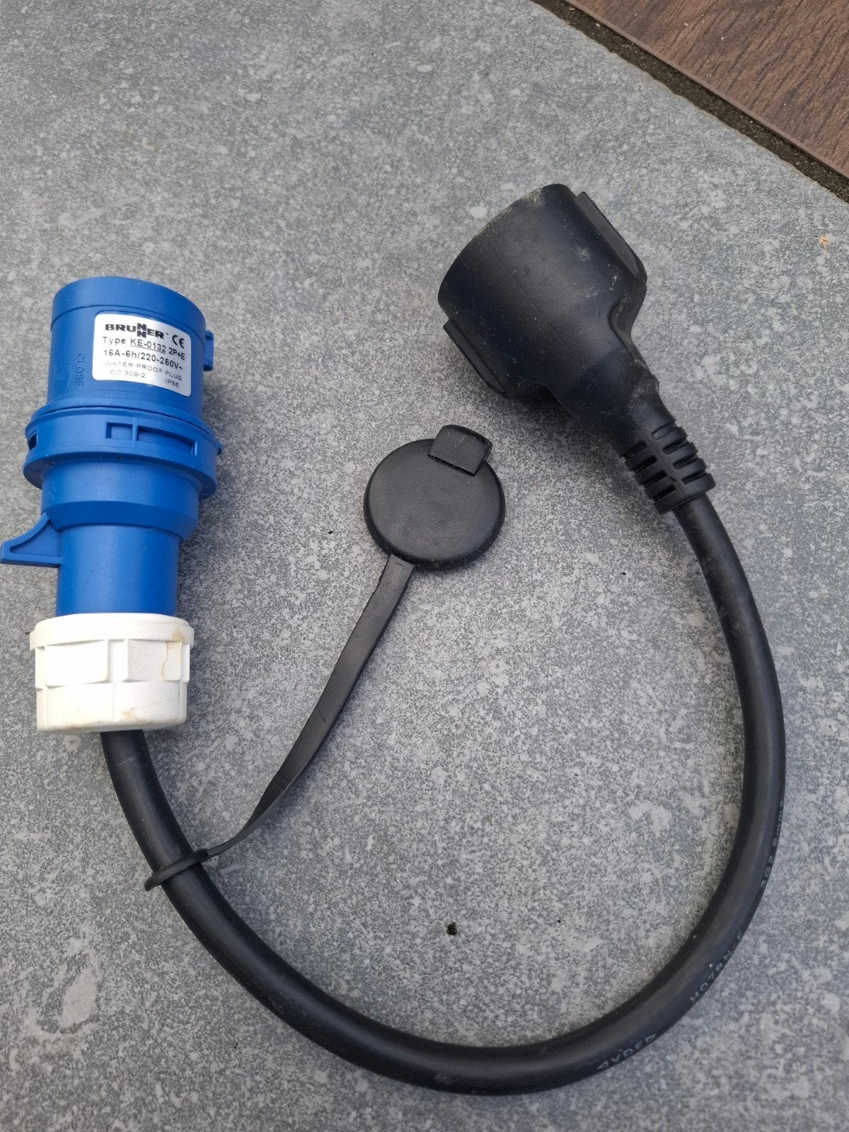 Brunner CEE adapterkabel 16A/220-240V, Ophalen, Zo goed als nieuw