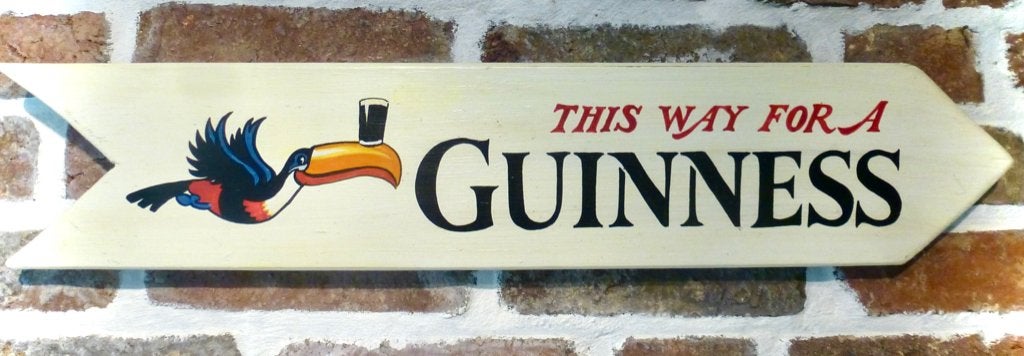Handgeschilderd pubbord/This way for a Guinness/mancave, Reclamebord, Nieuw, Ophalen of Verzenden, B6