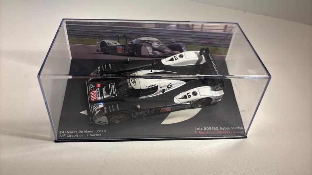Lola b09 /60 aston martin  24 h du mans 2010 atlas 1.43, Hobby en Vrije tijd, Modelauto's | 1:43, Overige merken, Auto, Ophalen of Verzenden