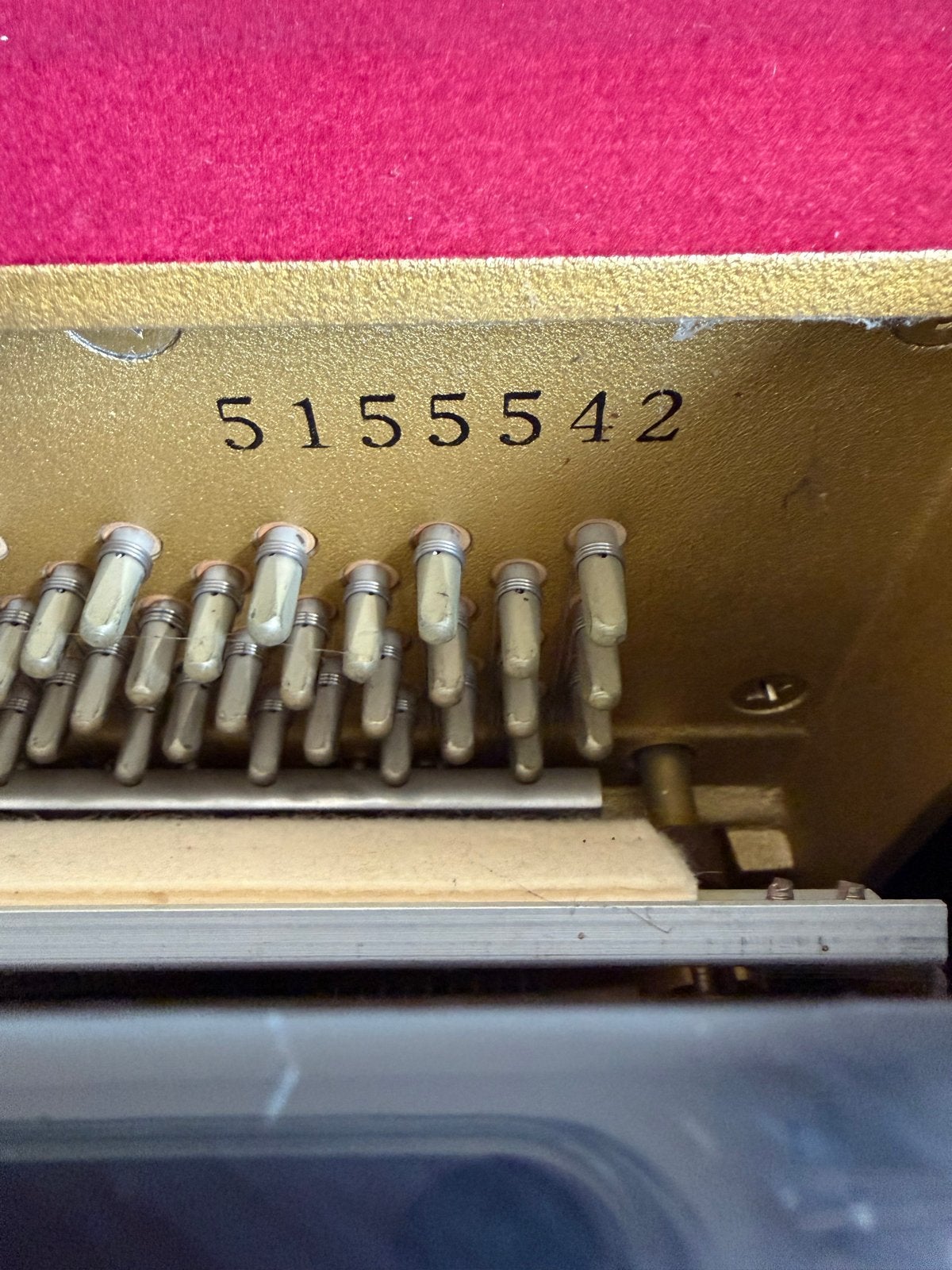 Foto 4 van Yamaha M108T Piano - Weinig Bespeeld, incl. Kruk