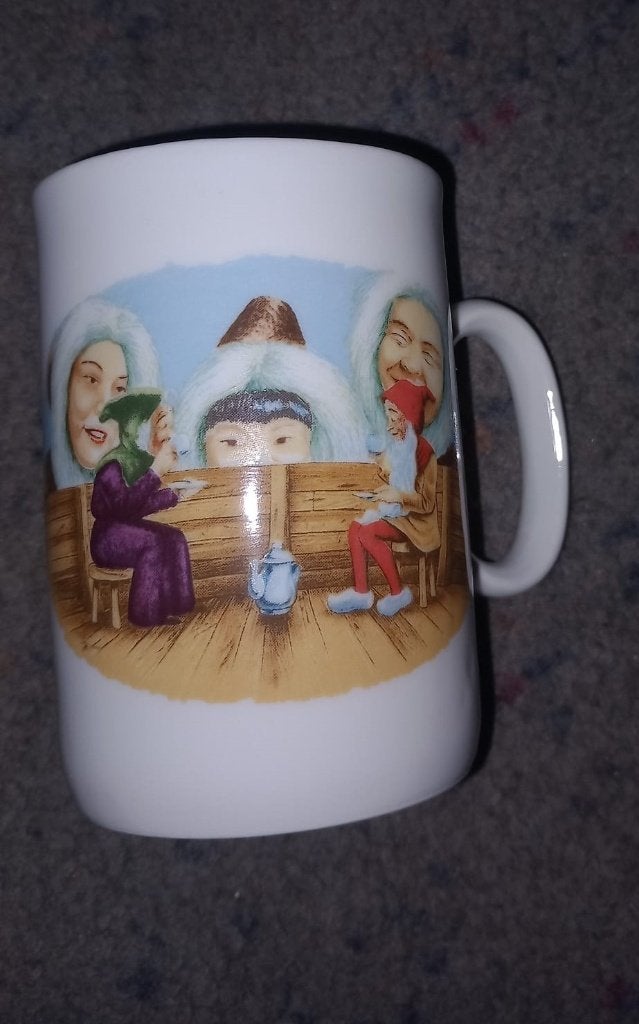 3 vintage mok/beker met kabouter Piggelmee Van Nelle, Ophalen of Verzenden, Nieuw, Porselein, Kop en/of schotel