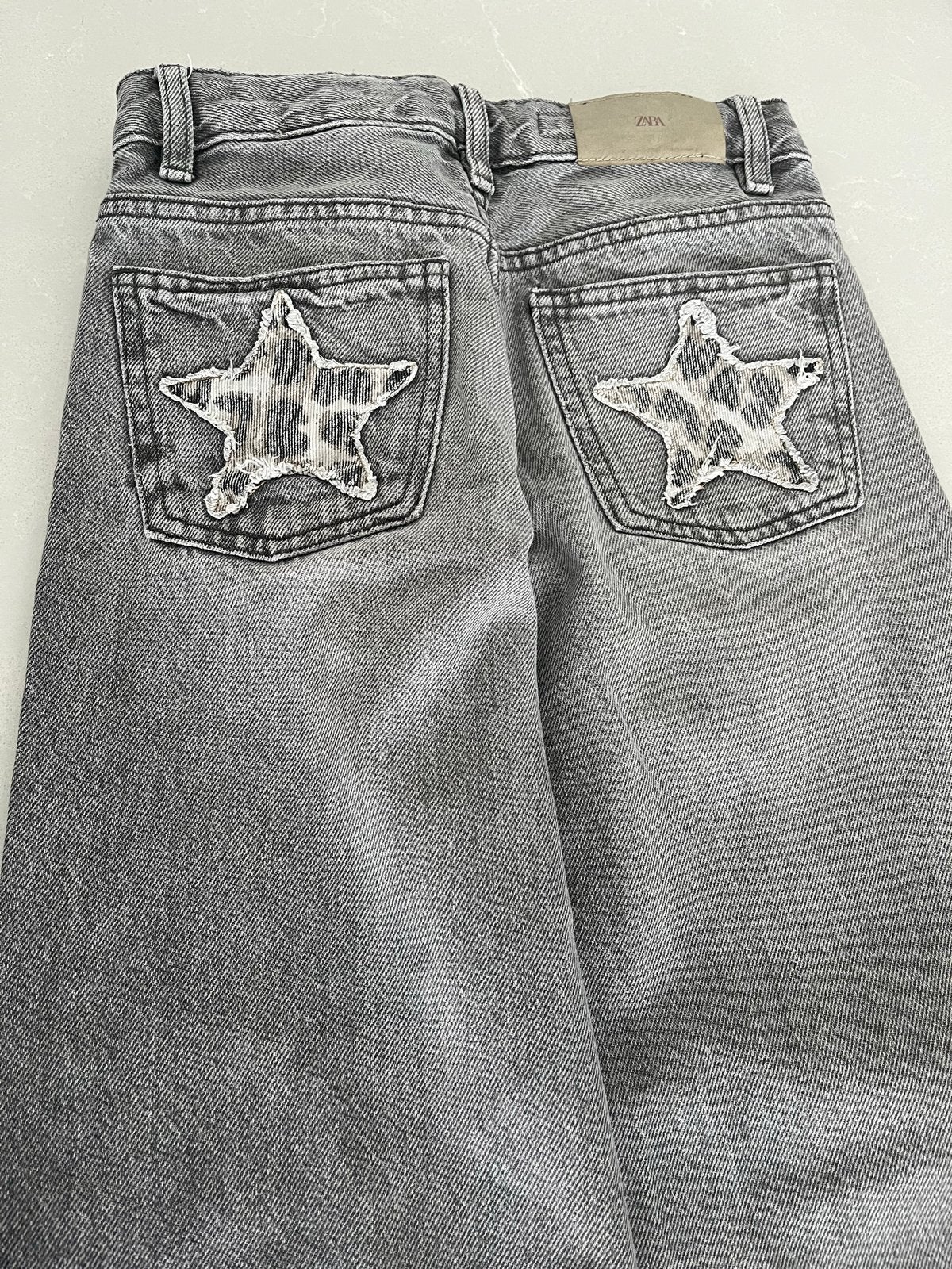 ZaraJeans Grijs met Paarse Gehaakte Details 90 cm, Ophalen of Verzenden, Zo goed als nieuw, Meisje