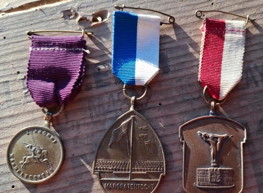 NL - Setje Airborne Wandel Medailles, Verzenden, Overige materialen, Nederland