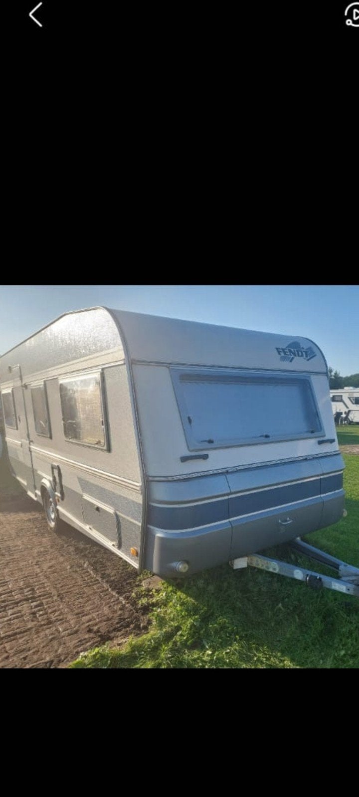 Caravan Fendt, met 2 lengte bedden en hele nieuwe voortent!, Rondzit, Koelkast, Particulier, Fendt