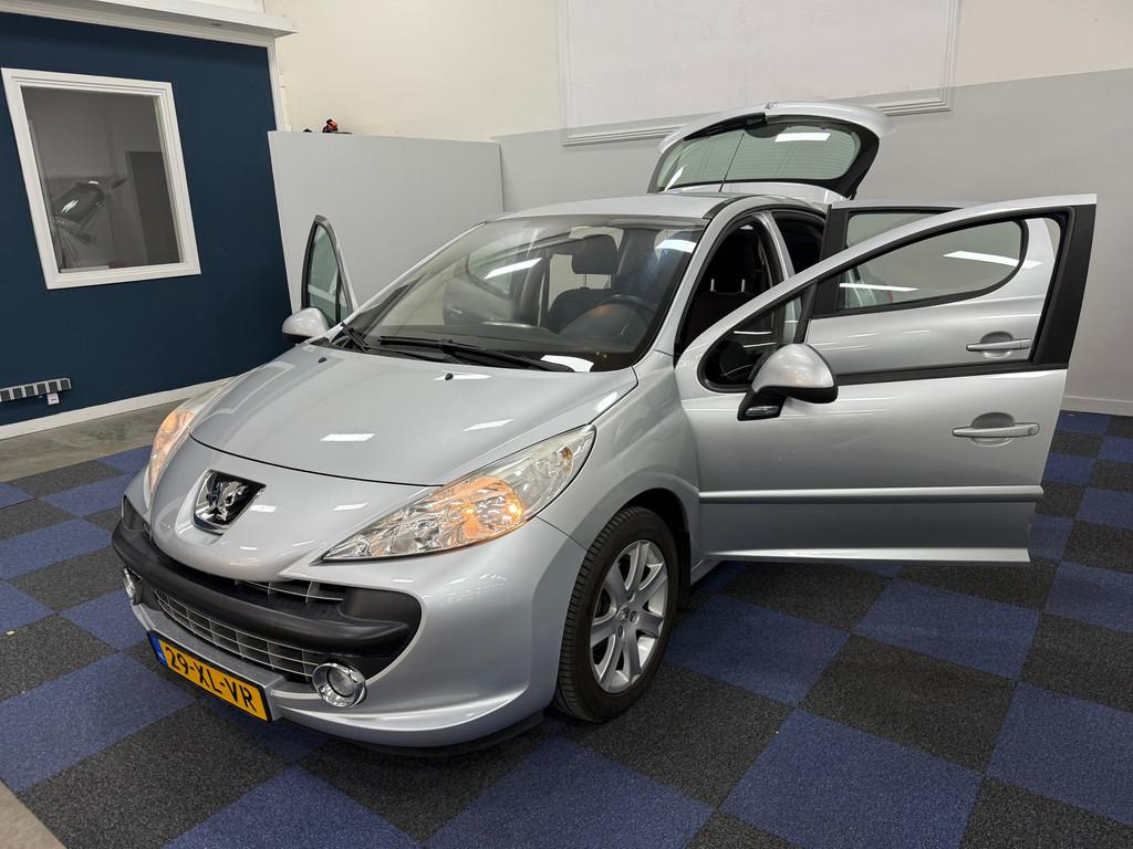 Peugeot 207 1.6 VTi XS Pack / NETTE AUTO / NAP / RIJDCT SCHA, Voorwielaandrijving, Gebruikt, 4 cilinders, Automatische klimaatregeling