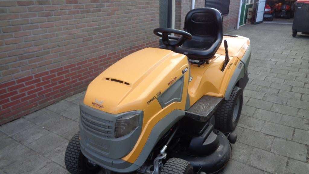 zware stiga estate pro 25 awd zitmaaier met vangbak, Ophalen, Gebruikt, Opvangbak, Nederland