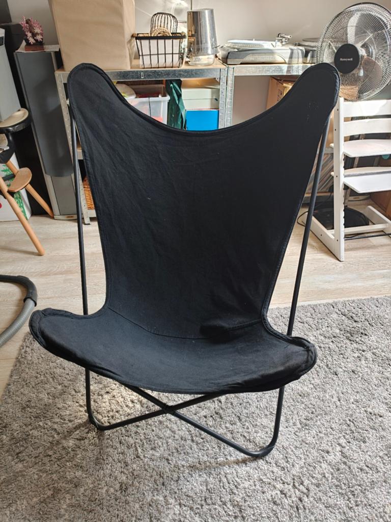 Zwarte vlinderstoel / Butterfly chair, Huis en Inrichting, Stoelen, Ophalen, Gebruikt, Modern, Industrieel, Zwart