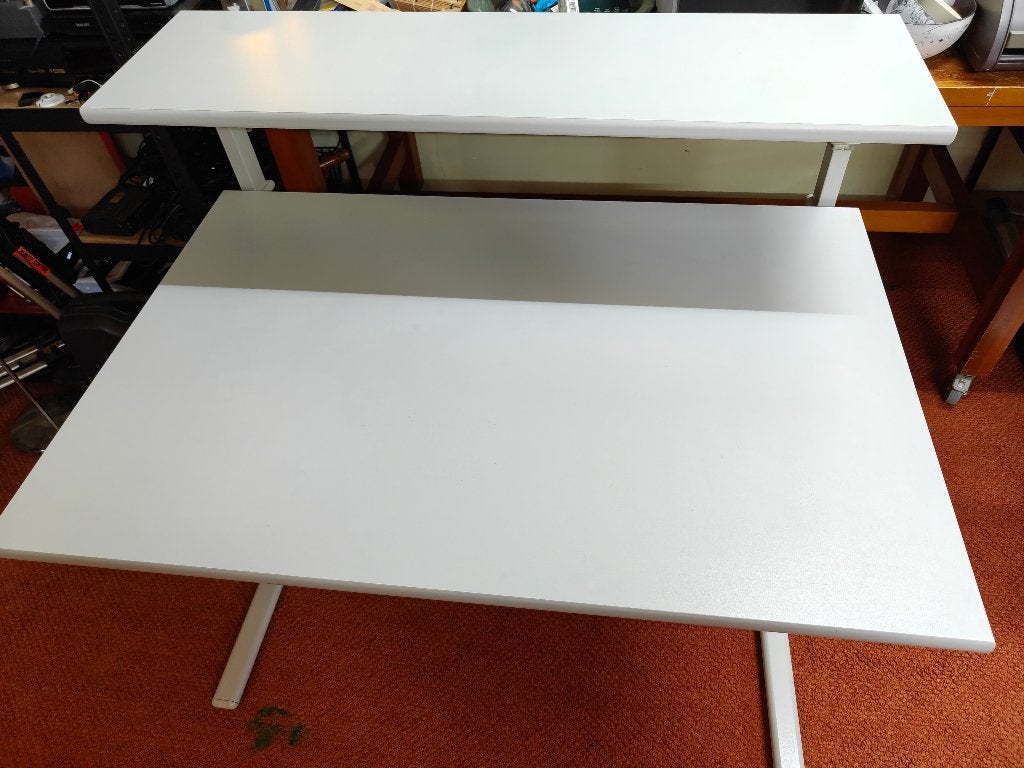 bureau robuust met stalenframe en kabelgoot, Ophalen, 90 cm, Gebruikt, 120 cm
