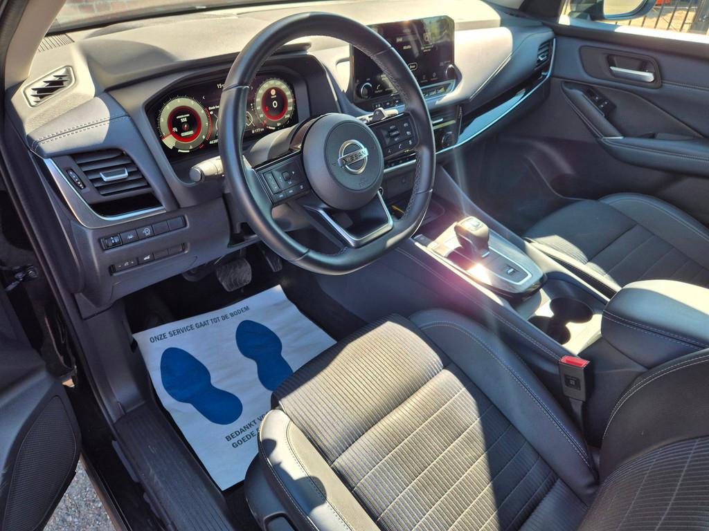 Nissan Qashqai 1.3 MHEV Xtronic N-Connecta Trekhaak Half led, Zwart, 4 cilinders, Leder en Stof, Zwart