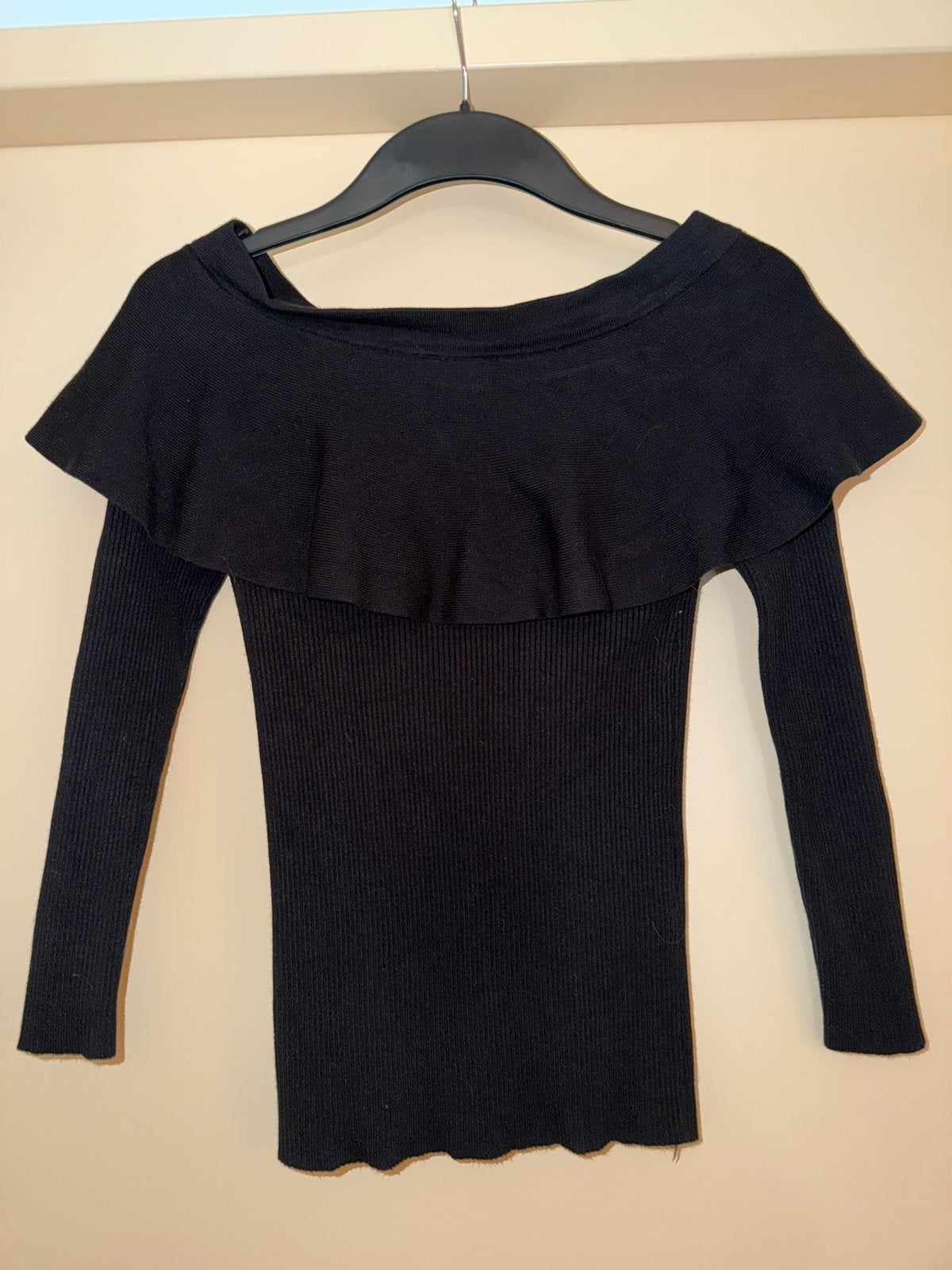 Dames/meiden zwart off shoulder truitje, Ophalen of Verzenden, Zo goed als nieuw, Maat 36 (S), Zwart