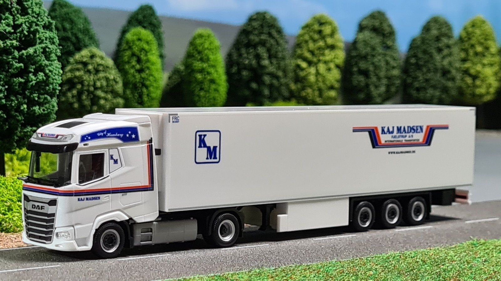 215 Herpa 1:87 Kaj Madsen DK Daf XG koeloplegger, Ophalen of Verzenden, Nieuw, Bus of Vrachtwagen, Herpa