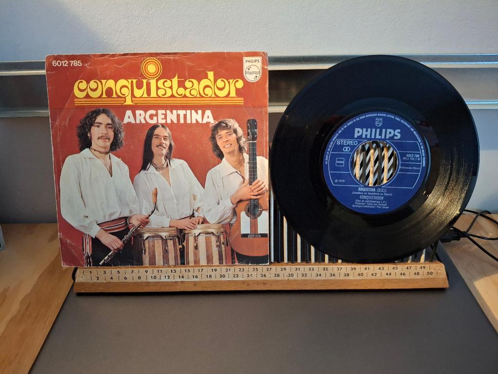 Conquistador - Argentina (928) 1 euro vaste prijs, Cd's en Dvd's, 7 inch, Single, Pop, Fotohoes