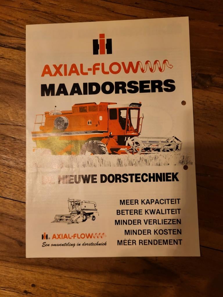 tractor folder IHC International AXIAL FLOW maaidorsers, Boeken, Ophalen of Verzenden