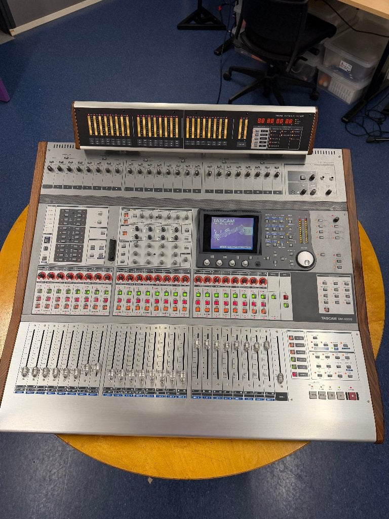 Tascam DM-4800 + MU-1000 Meterbridge + FireWire MKII, Ophalen, Gebruikt, 20 kanalen of meer, Microfooningang