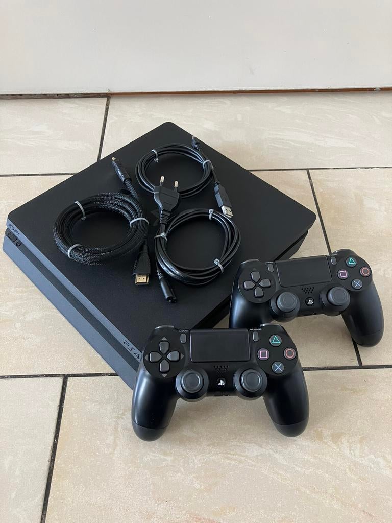 Zeer nette PlayStation 4 Slim 1TB + 2 Controllers + 8 Games!, Ophalen, Met games, Met 2 controllers, Zo goed als nieuw