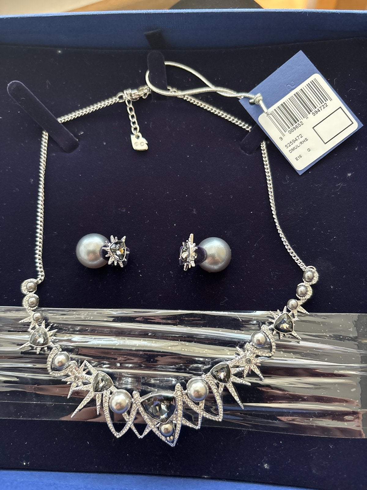 Swarovski ketting met oorbellen, nieuw in doos, Met kristal, Overige materialen, Nieuw, Ophalen of Verzenden
