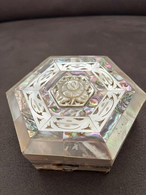 Sieraden doosje van Parelmoer, Antiek en Kunst, Antiek | Woonaccessoires, Ophalen of Verzenden