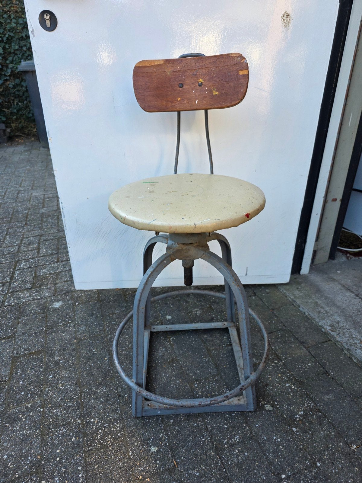 Industriële kruk., Ophalen, In hoogte verstelbaar, Gebruikt, IJzer