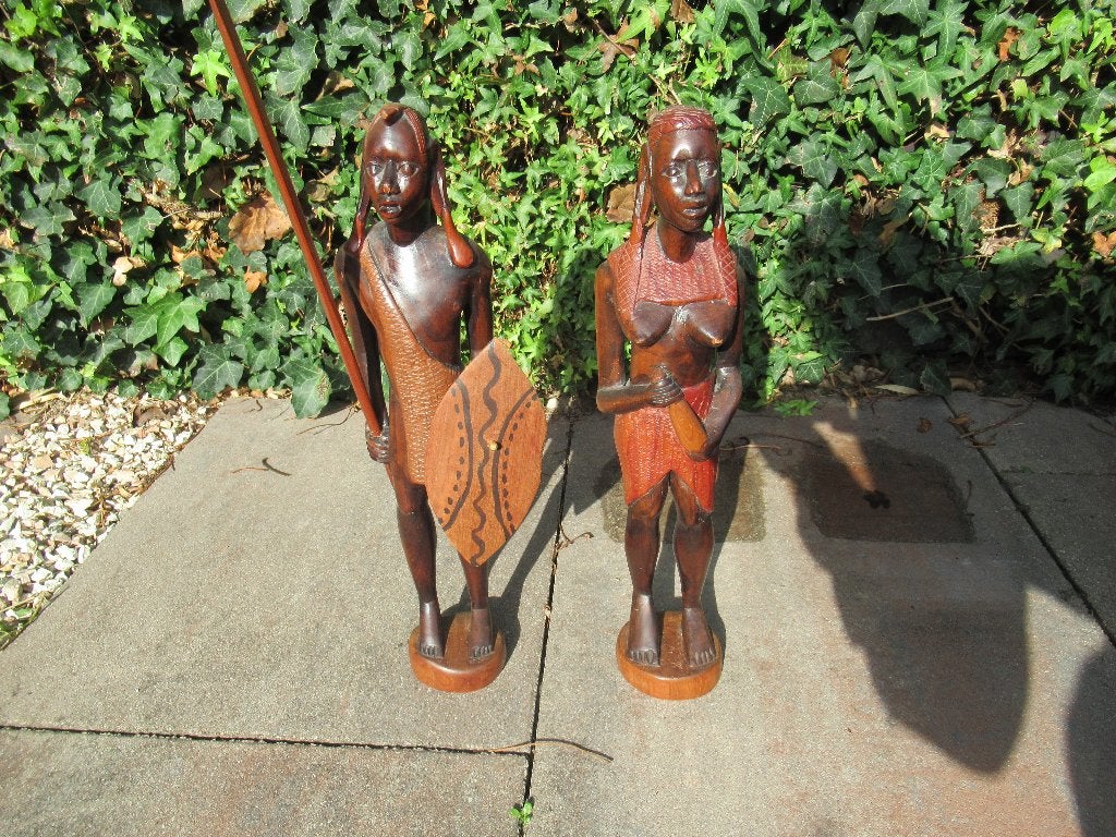 AFRIKAANS KRIJGER Echtpaar hout hoog 50 cm oud € 95, Hout, Afrika, 50 cm, Ophalen of Verzenden