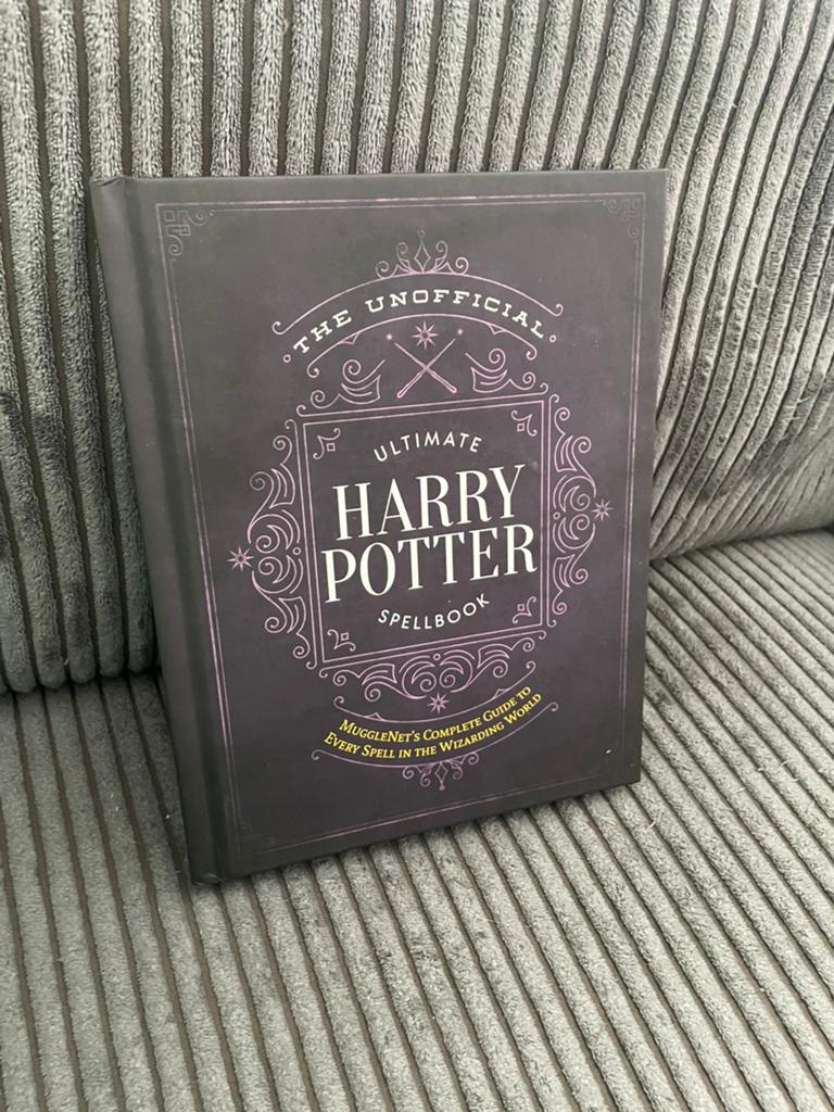 Ultimate Harry Potter spellbook Engels boek, Ophalen of Verzenden, Zo goed als nieuw, Boek of Poster
