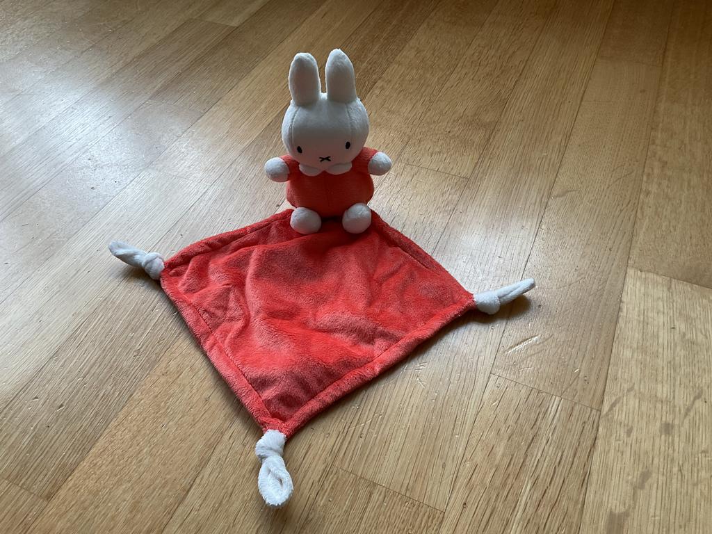 Nijntje knuffeldoekje oranje. Nieuw in verpakking., Kinderen en Baby's, Speelgoed | Knuffels en Pluche, Oranje, Overige merken