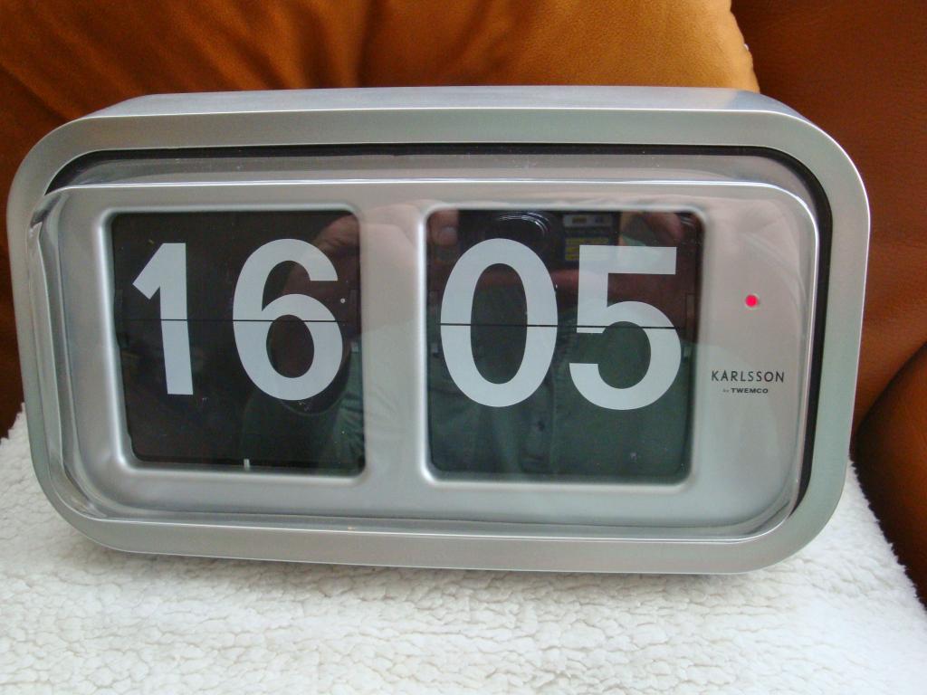 Karlsson Twemco BQ-58 Flip Klok grote cijfers Wandklok, Ophalen of Verzenden, Zo goed als nieuw, Digitaal, Wandklok