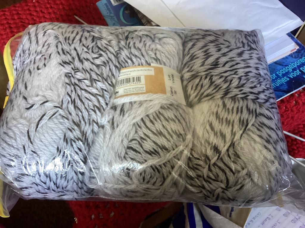 Royal zeeman wol, Ophalen, Zo goed als nieuw, Breien of Haken, Wol of Garen