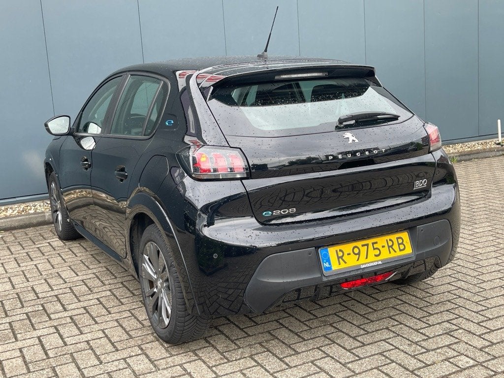 Peugeot E-208 EV Active Pack 50 kWh, Auto's, Peugeot, Gebruikt, Zwart, Origineel Nederlands, 136 min