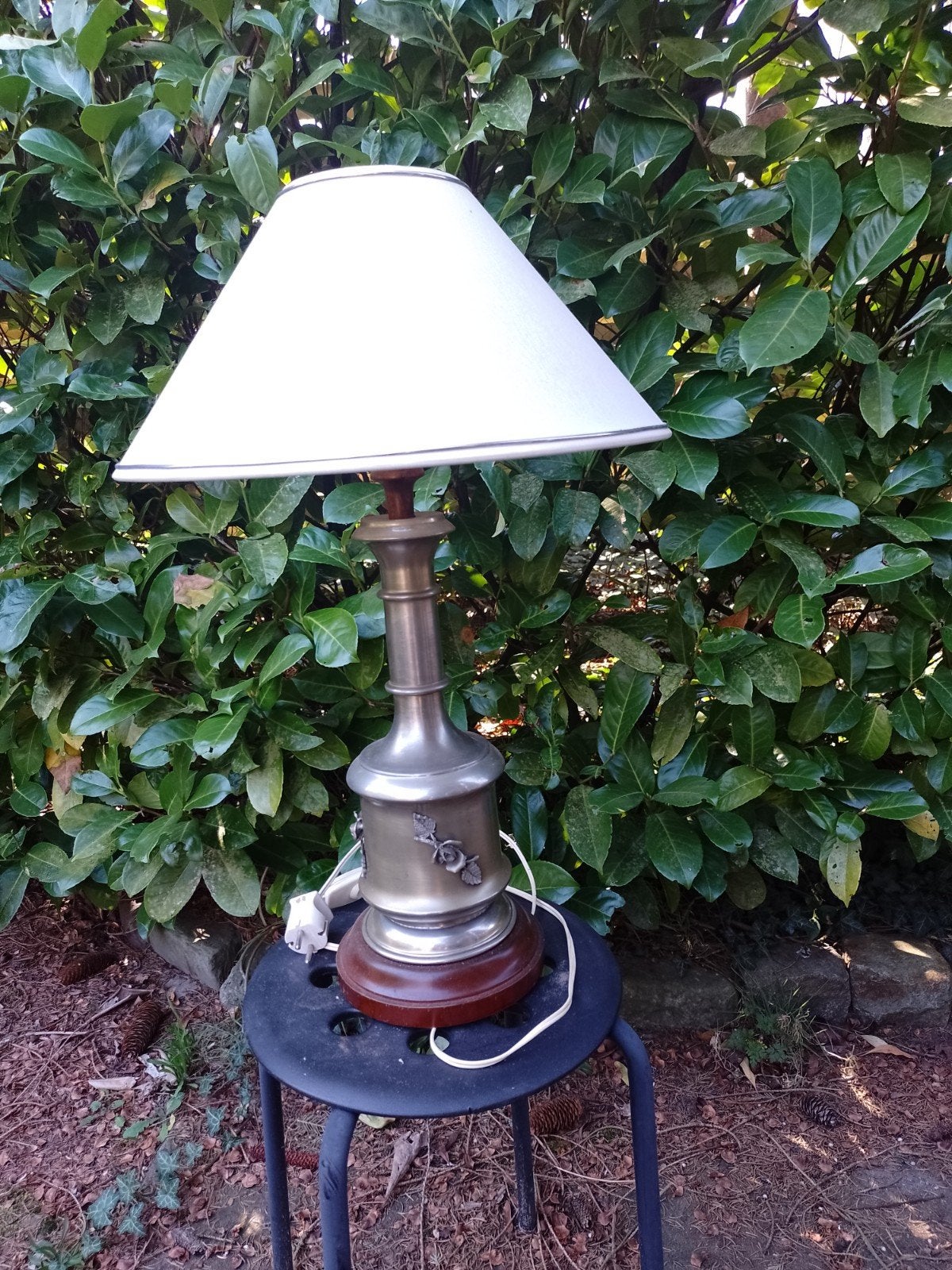 Mooie tafellamp met roos decoratie, ca. 65 cm hoog, Ophalen