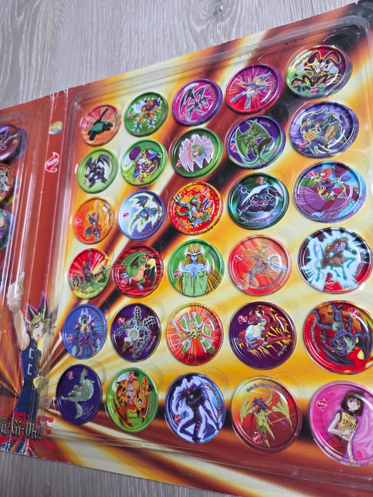 Yu-gi-oh Collector's album - Tazo Metalix Twisties, Ophalen of Verzenden, Gebruikt