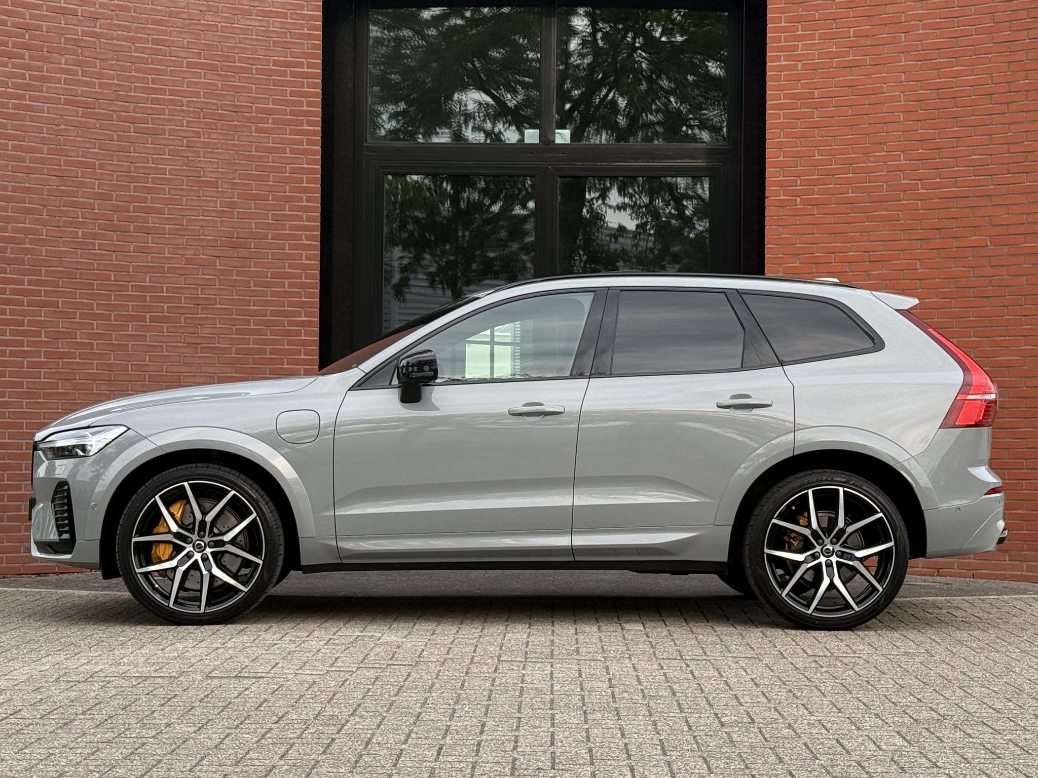 Volvo XC60 2.0 T8 AWD Polestar Engineered HEICO B&W Pano, Auto's, Volvo, Automaat, Gebruikt, 4 cilinders, 1969 cc