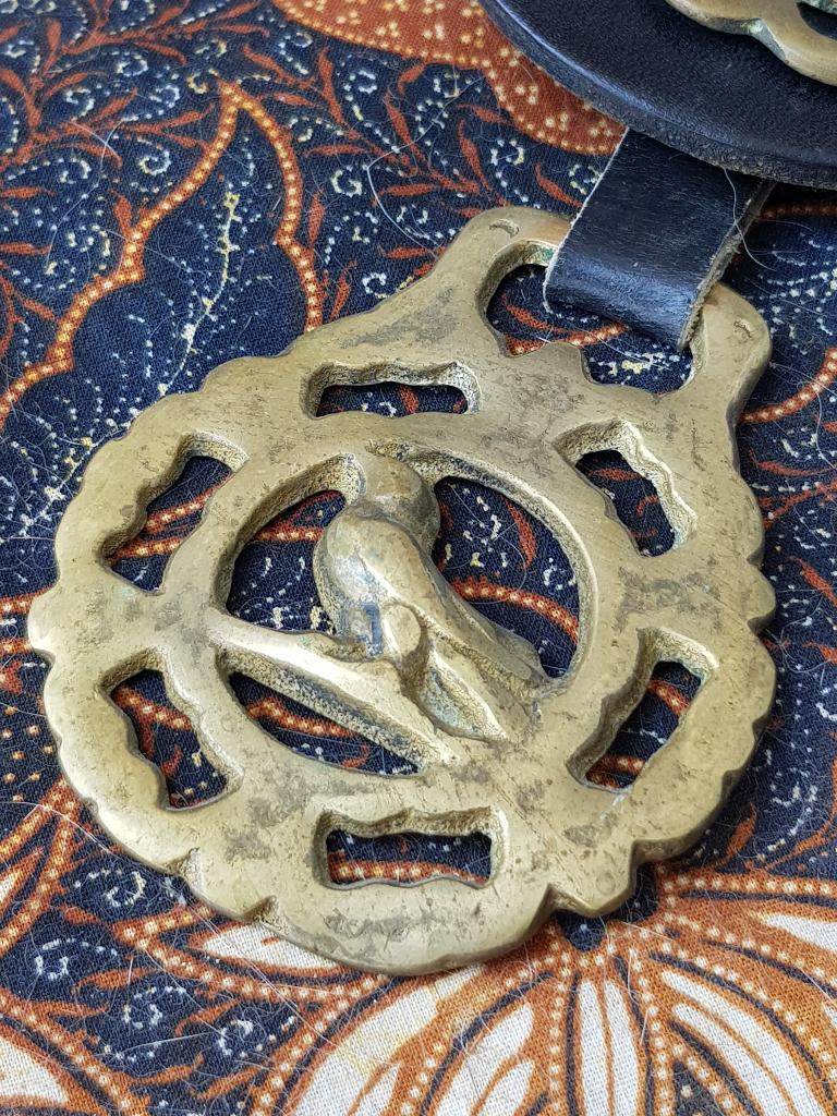 Vier antieke kleppermannetjes uit Engeland aan riem 45 cm., Antiek en Kunst, Ophalen of Verzenden