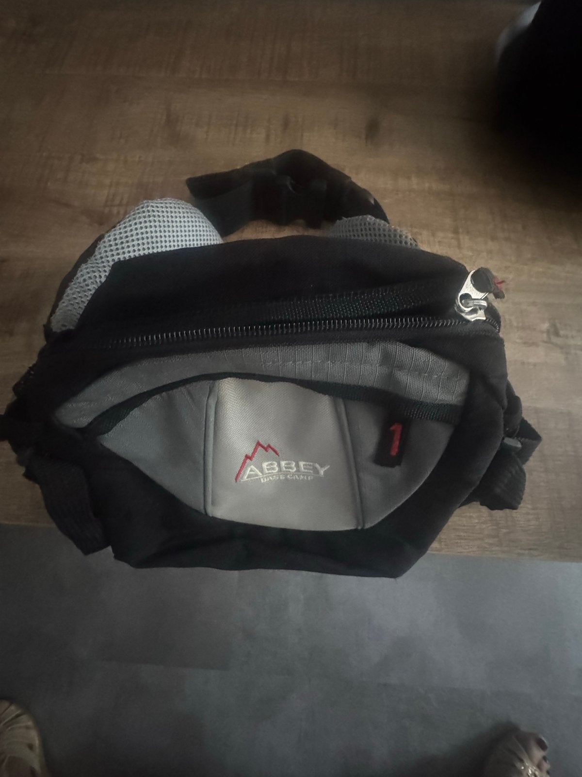 Abbey Base Camp Heuptas / Buiktas - Zwart/Grijs, Overige merken, Minder dan 30 cm, 25 tot 40 cm, Ophalen of Verzenden