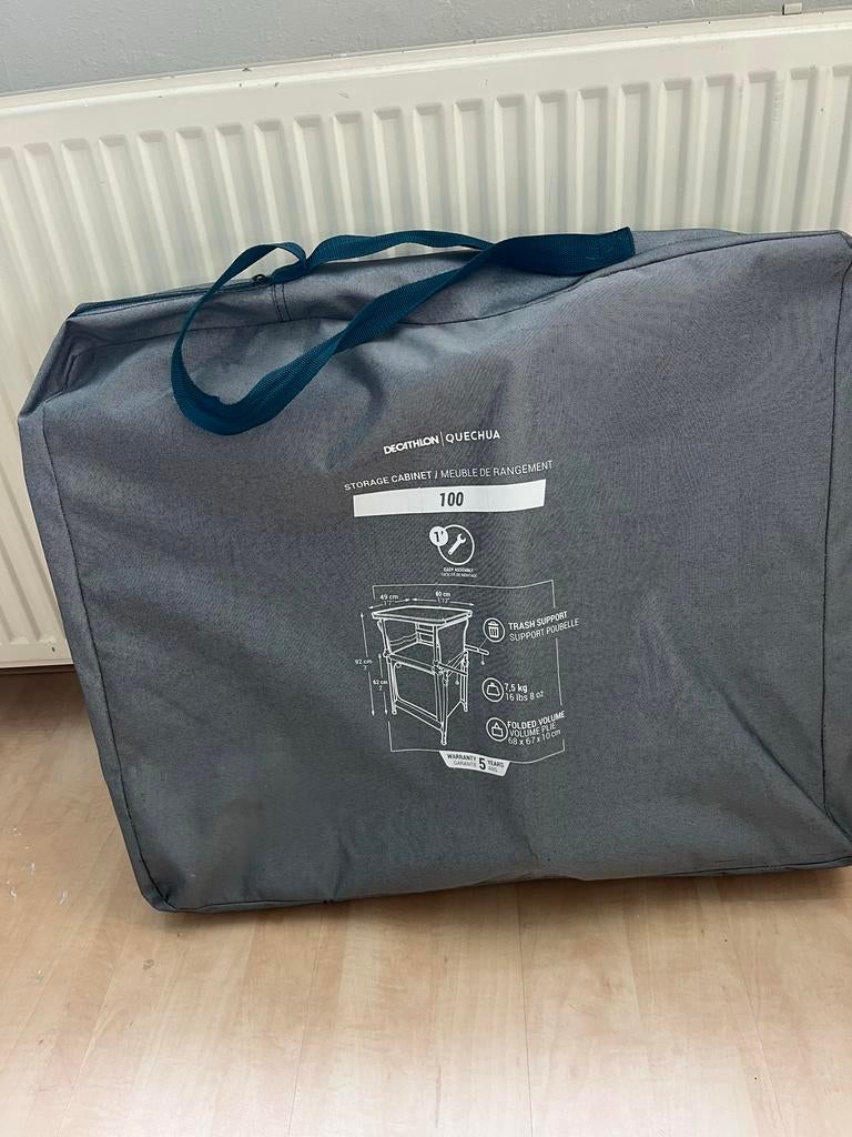 Decathlon Quechua Campingkast 100 - Opvouwbaar & Compact, Caravans en Kamperen, Kampeermeubelen, Ophalen, Zo goed als nieuw, Campingkast