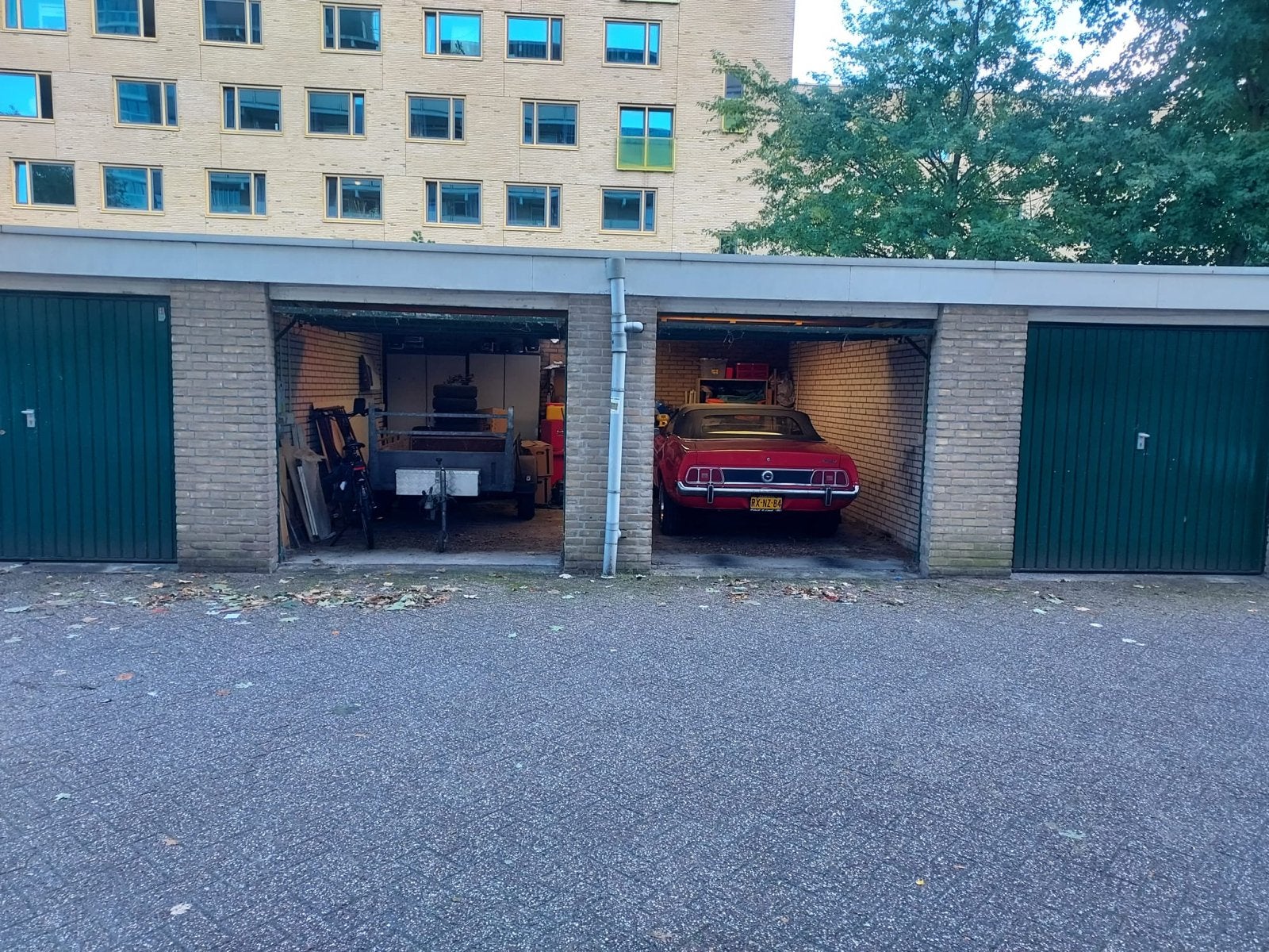 Te huur: ruime garagebox 36m2 met elektra 230V-400V, Ophalen, Zo goed als nieuw