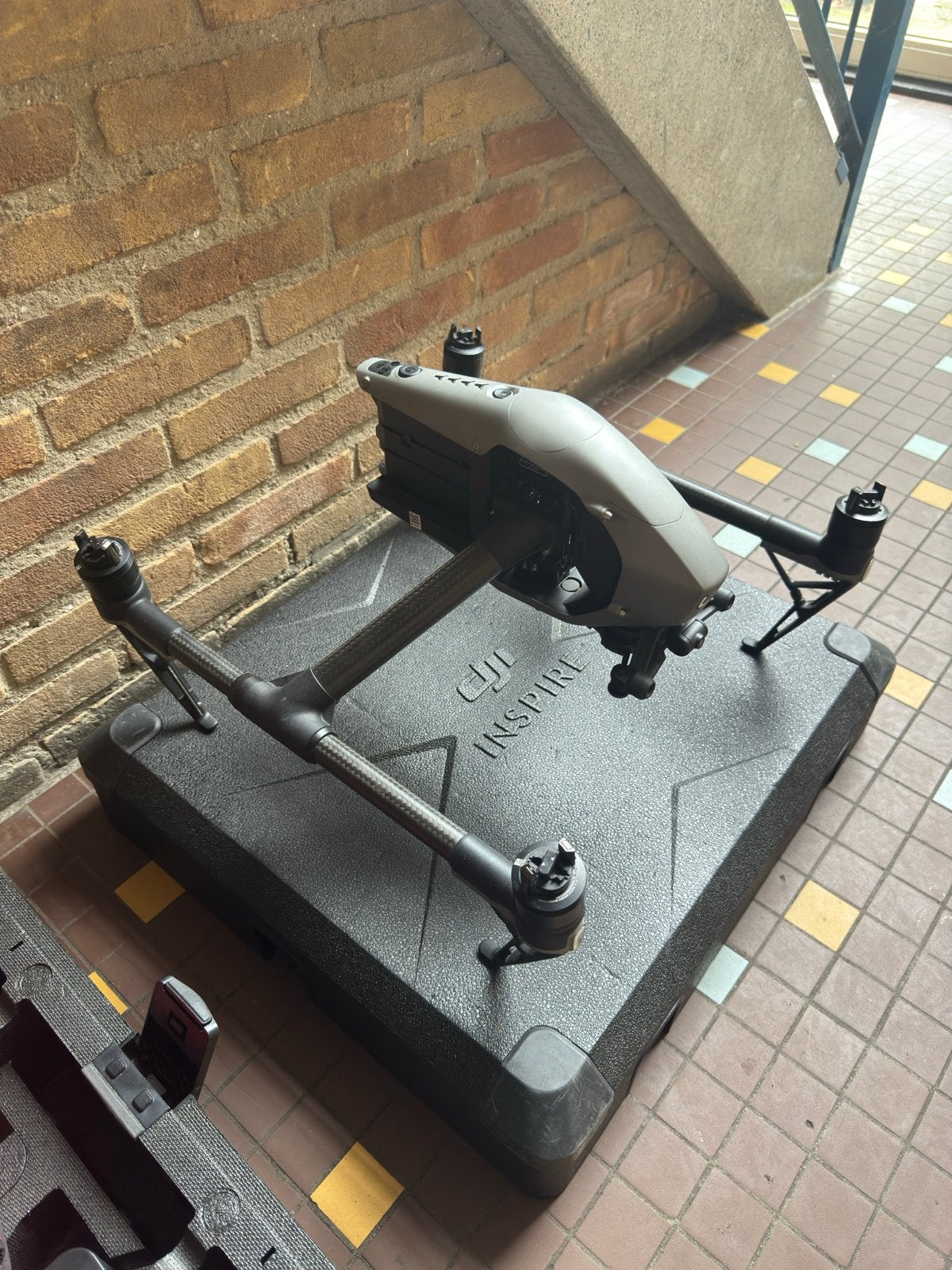 DJI Inspire 2 met Cinema DNG, ProRes RAW, SSD en 3 sets prop, 5 tot 10 kilometer, Zo goed als nieuw, DJI, Professionele drone